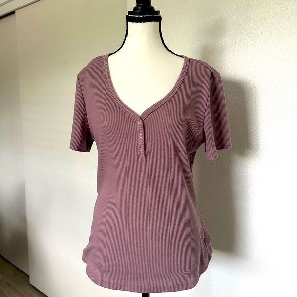 Women’s Mauve T-shirt EUC - Picture 1 of 7